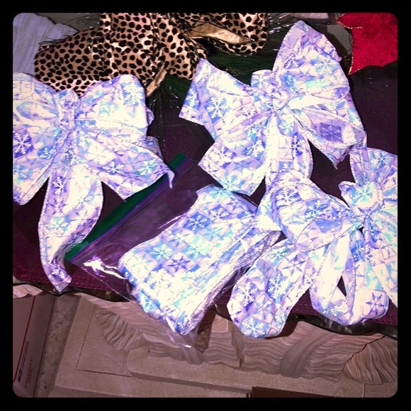 16 CHRISTMAS TREE BOWS NWOT - Picture 2 of 5